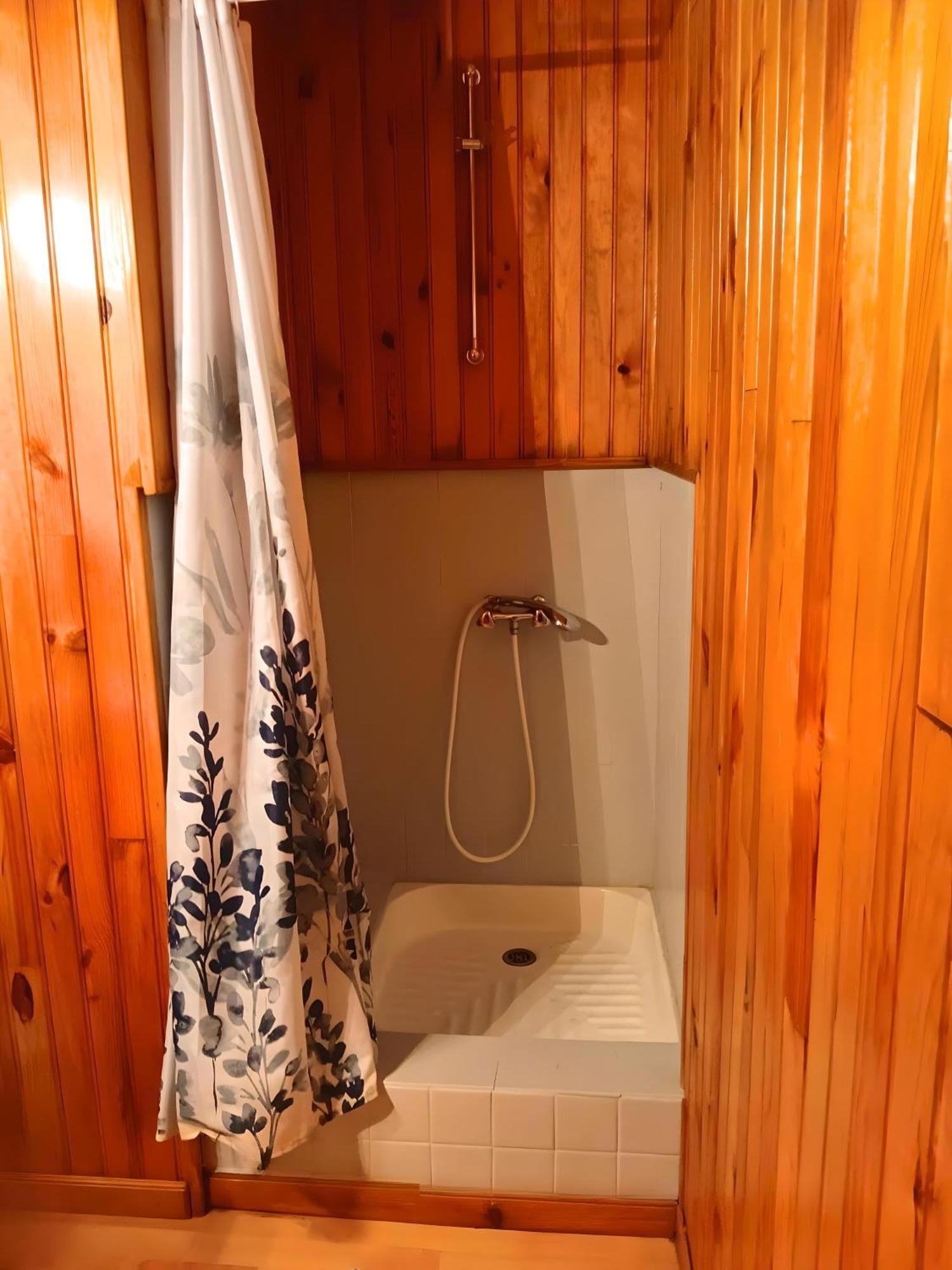 Camping Des Bains Saint-Honoré Habitación foto